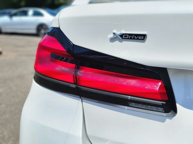 Used 2022 White BMW 540i xDrive image 11