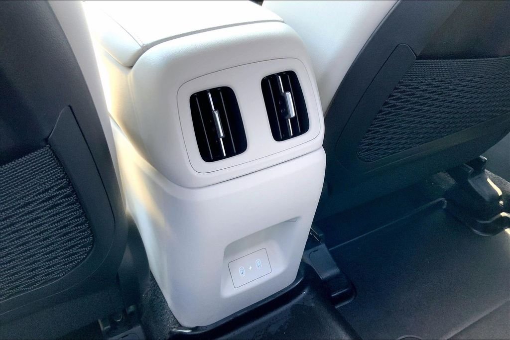Used 2025 White Hyundai Limited image 10
