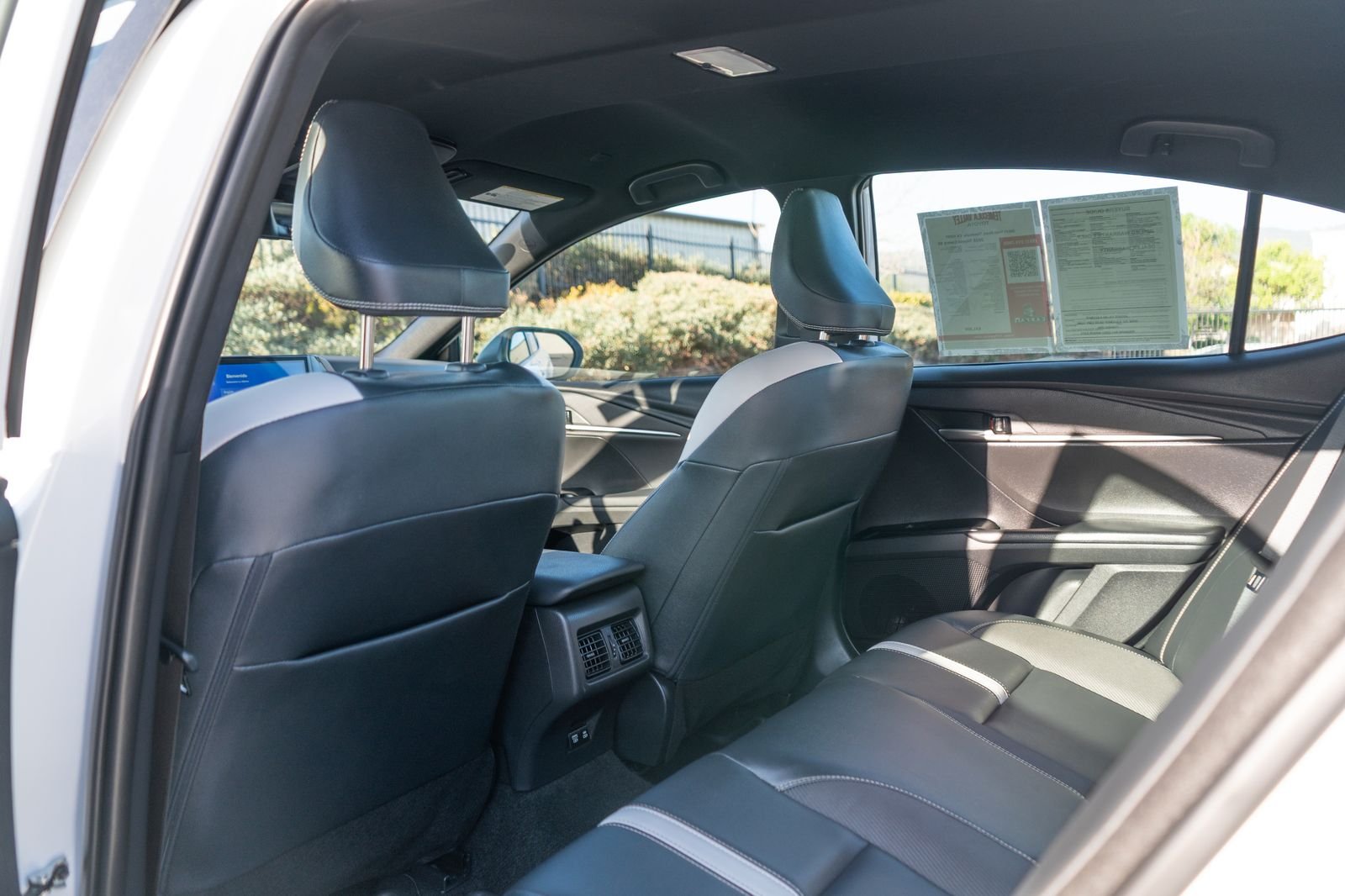 Used 2025 Ice Toyota SE image 20