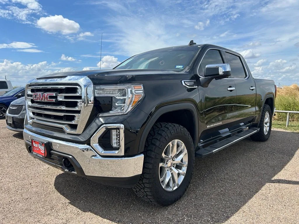 Used 2021 Black GMC SLT image 3