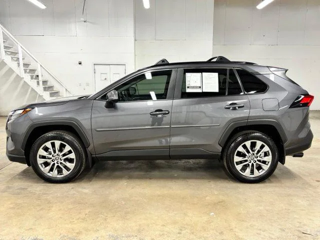 Used 2025 MAGNETIC GRAY MET. Toyota  image 4