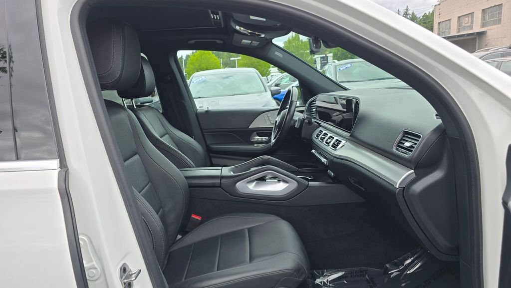 Used 2024 White Mercedes-Benz GLE 450e image 10