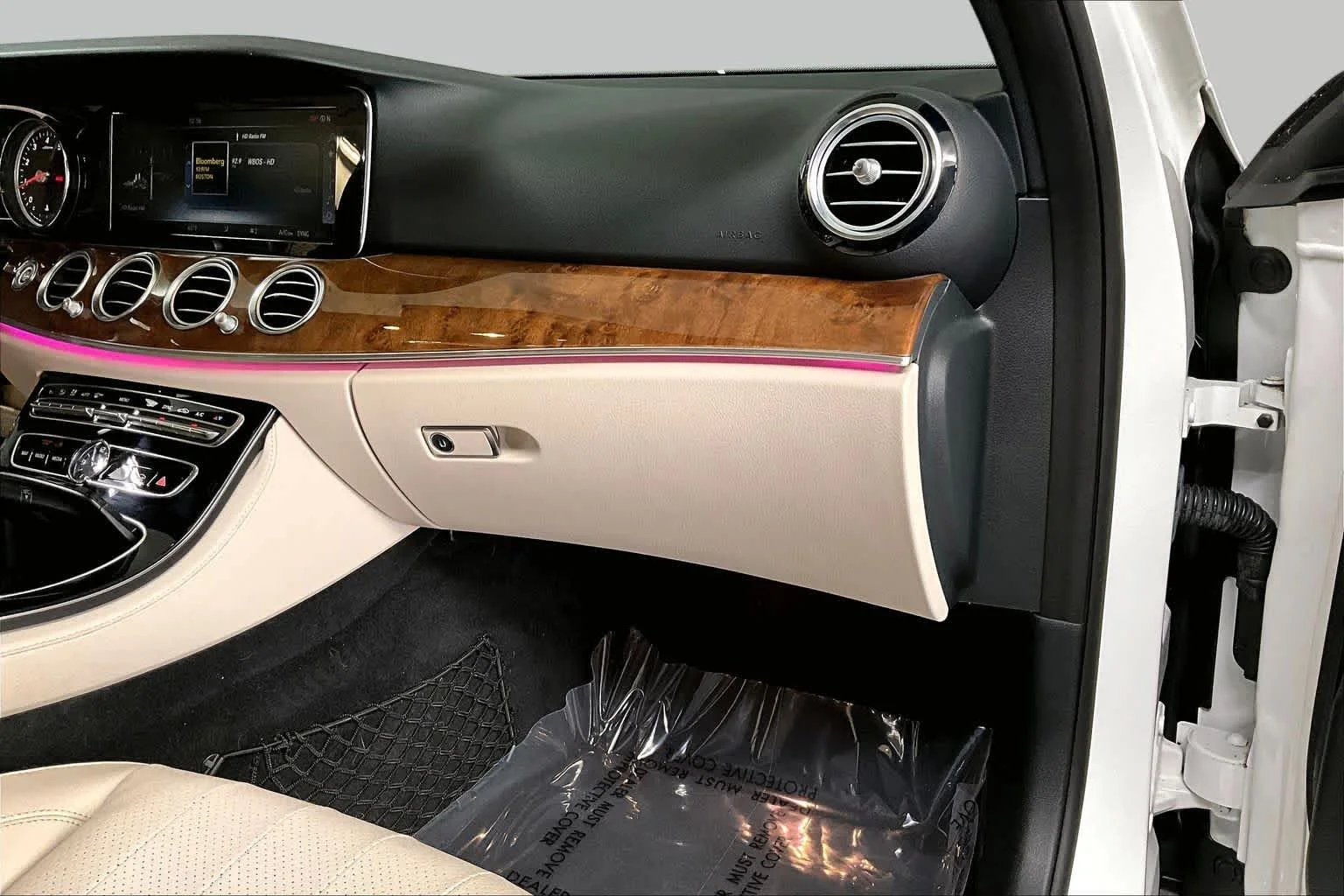 Used 2017 Polar White Mercedes-Benz E 300 Luxury image 19