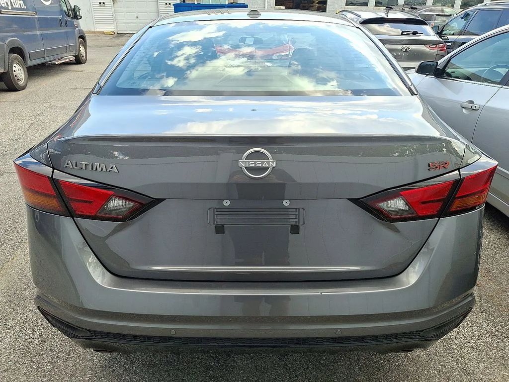 Used 2025 Gray Nissan 2.5 SR image 5