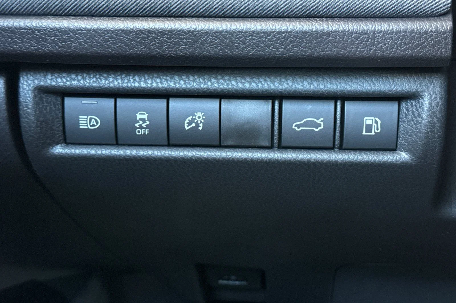 New 2026  Toyota LE image 29