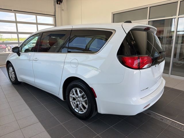 Used 2023 White Chrysler LX image 3