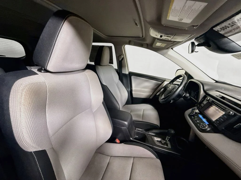 Certified Used 2018 Super White Toyota XLE image 24