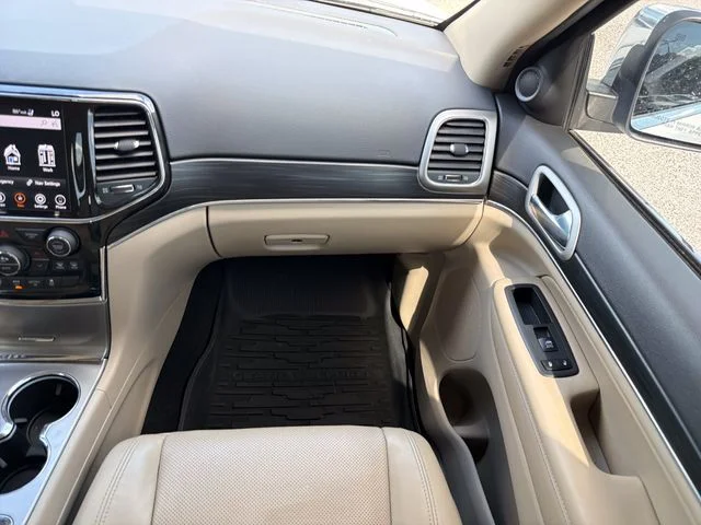 Used 2021 White Jeep Limited image 14
