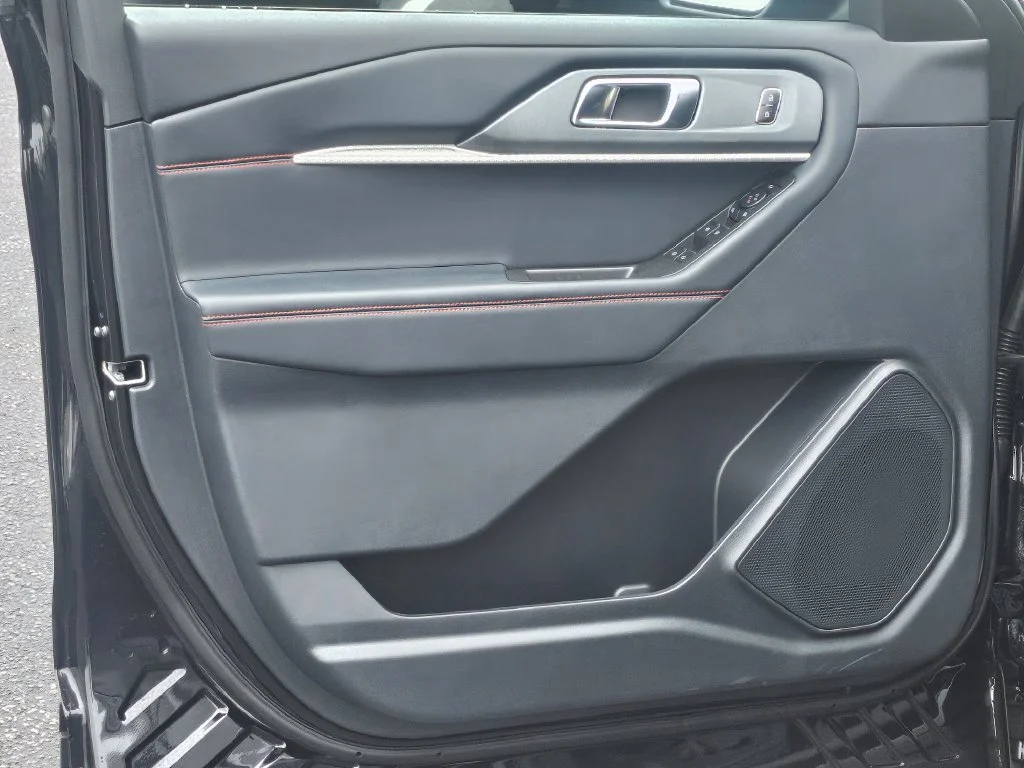 New 2027 Agate Black Metallic Ford ST-Line image 34