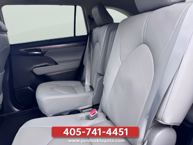 Used 2024 Gray Toyota Platinum image 32