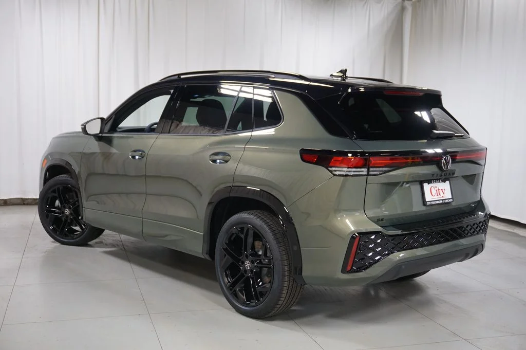 New 2026 Avocado Green w/Deep Black Roof Volkswagen 2.0T SE R-Line Black image 8
