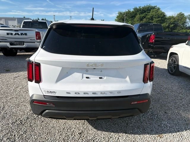 Used 2022 White Kia LX image 7