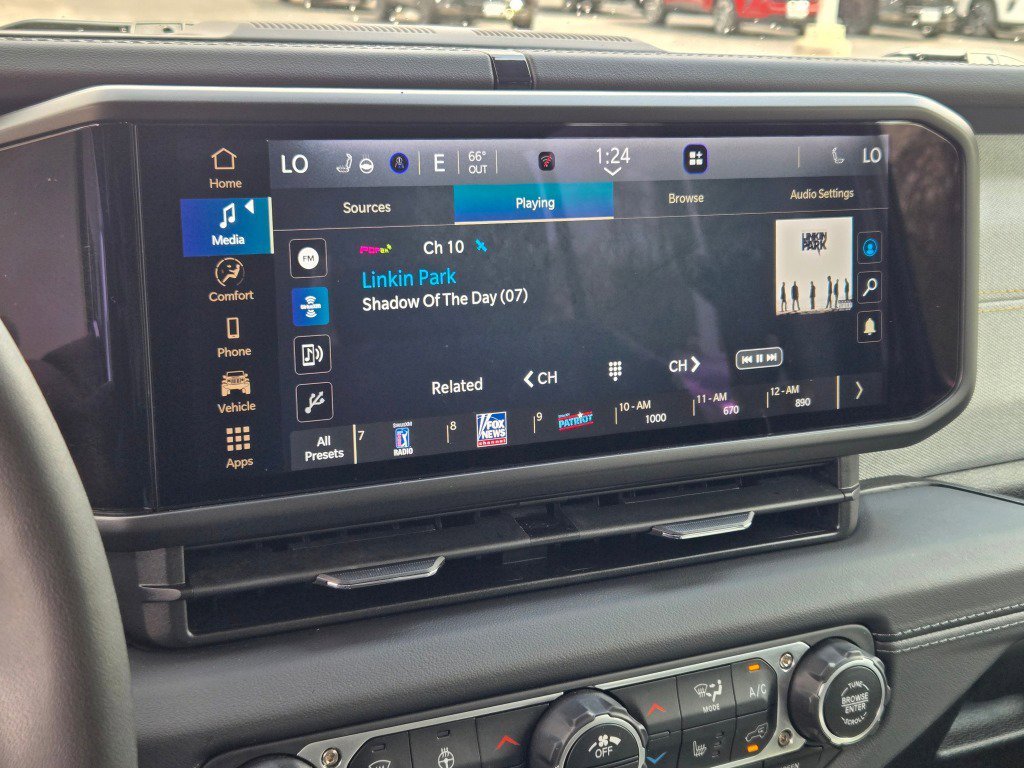 2025 Jeep Wrangler 4-Door Sahara - Photo 22