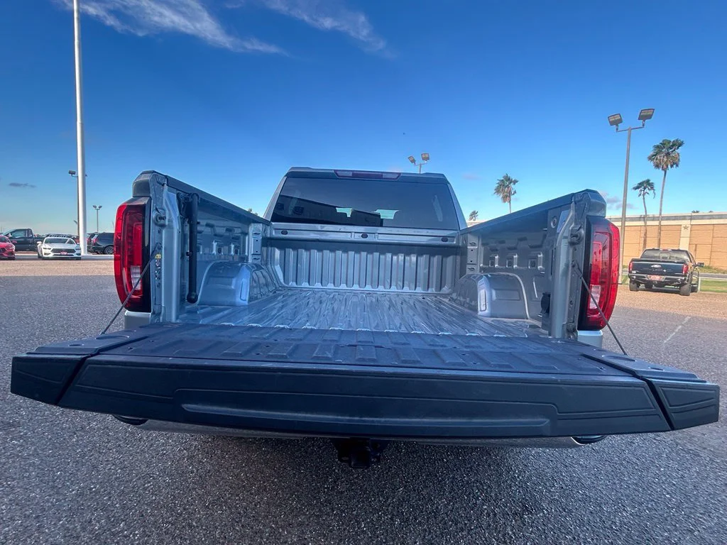 Used 2025 Silver GMC SLT image 9