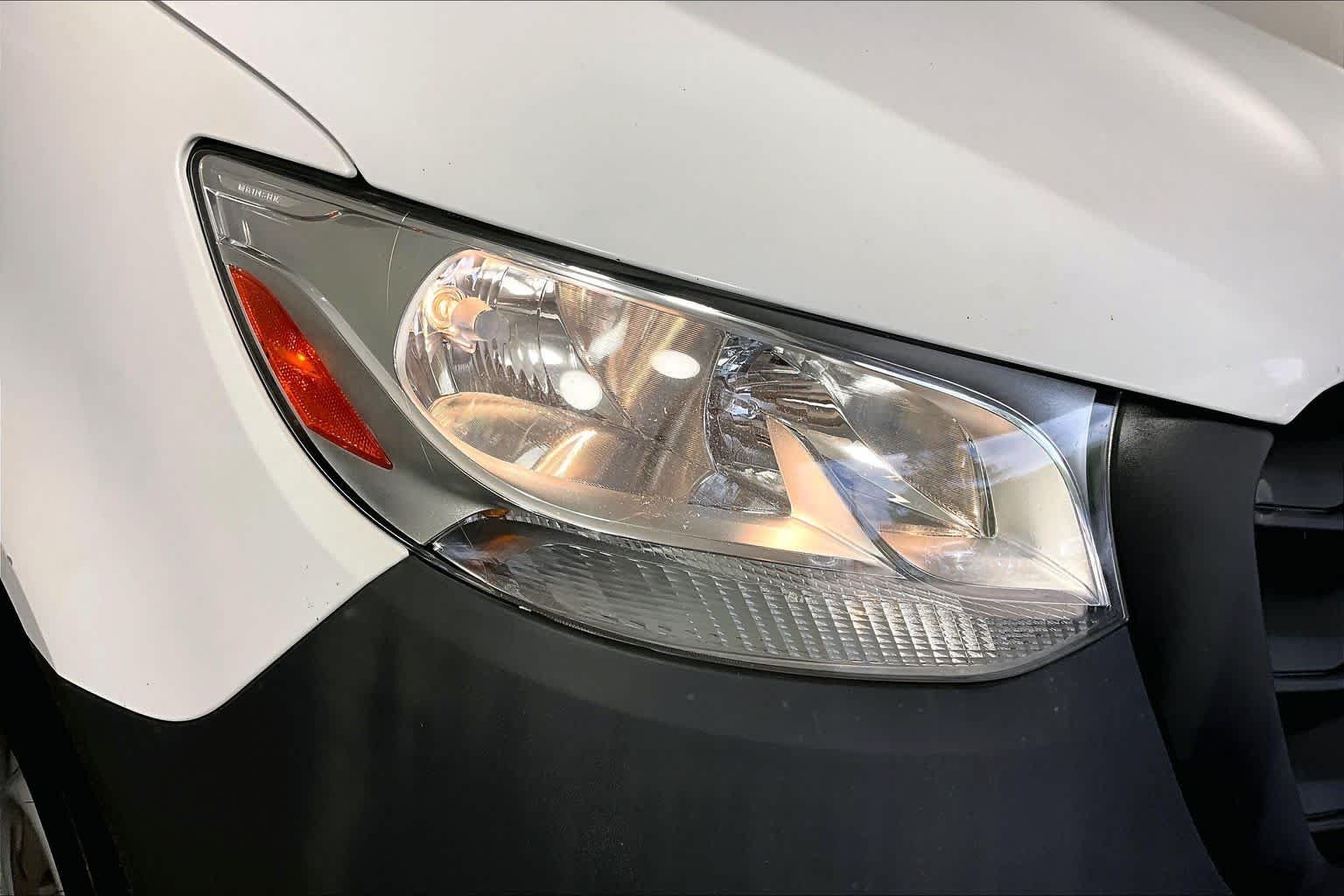 Used 2019 Arctic White Mercedes-Benz  image 24