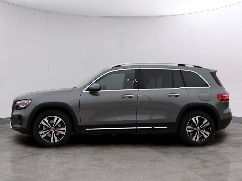 New 2026 Mountain Grey Metallic Mercedes-Benz GLB 250 image 4