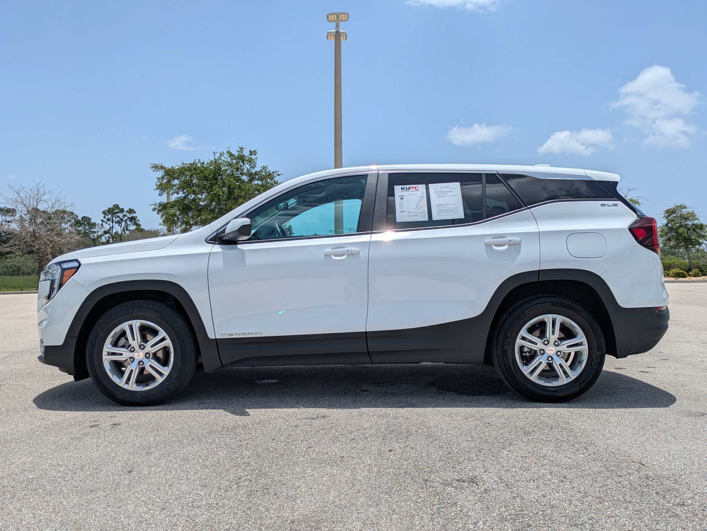 Used 2024 Summit White GMC SLE image 8