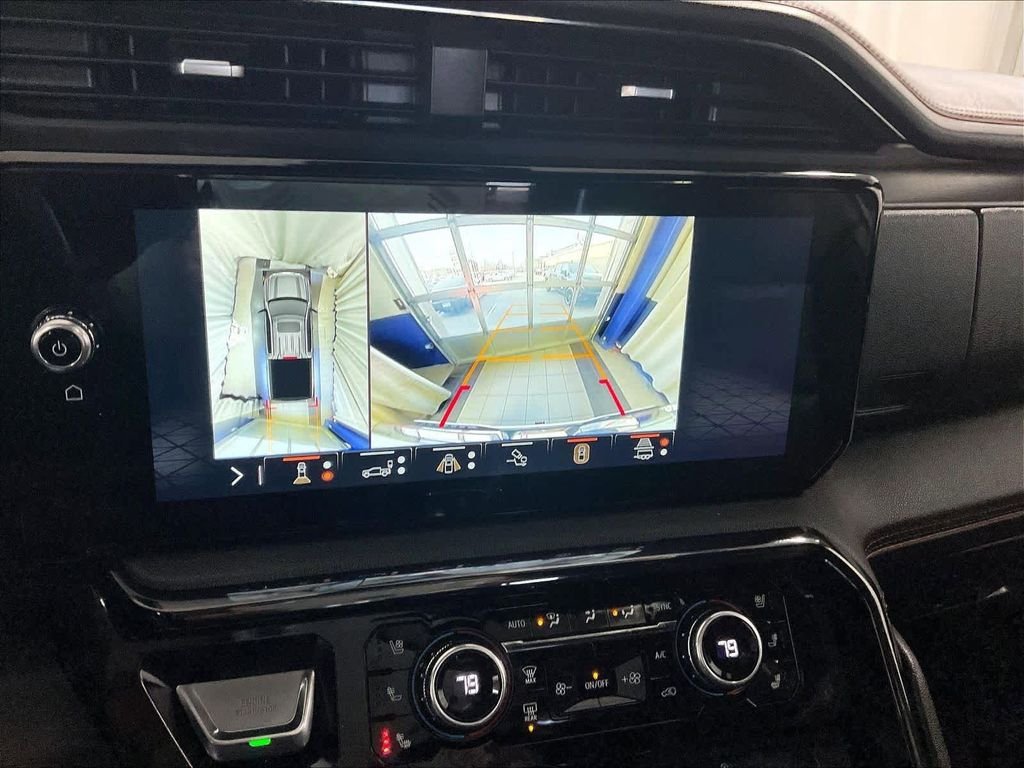 Used 2024 White GMC AT4 image 28