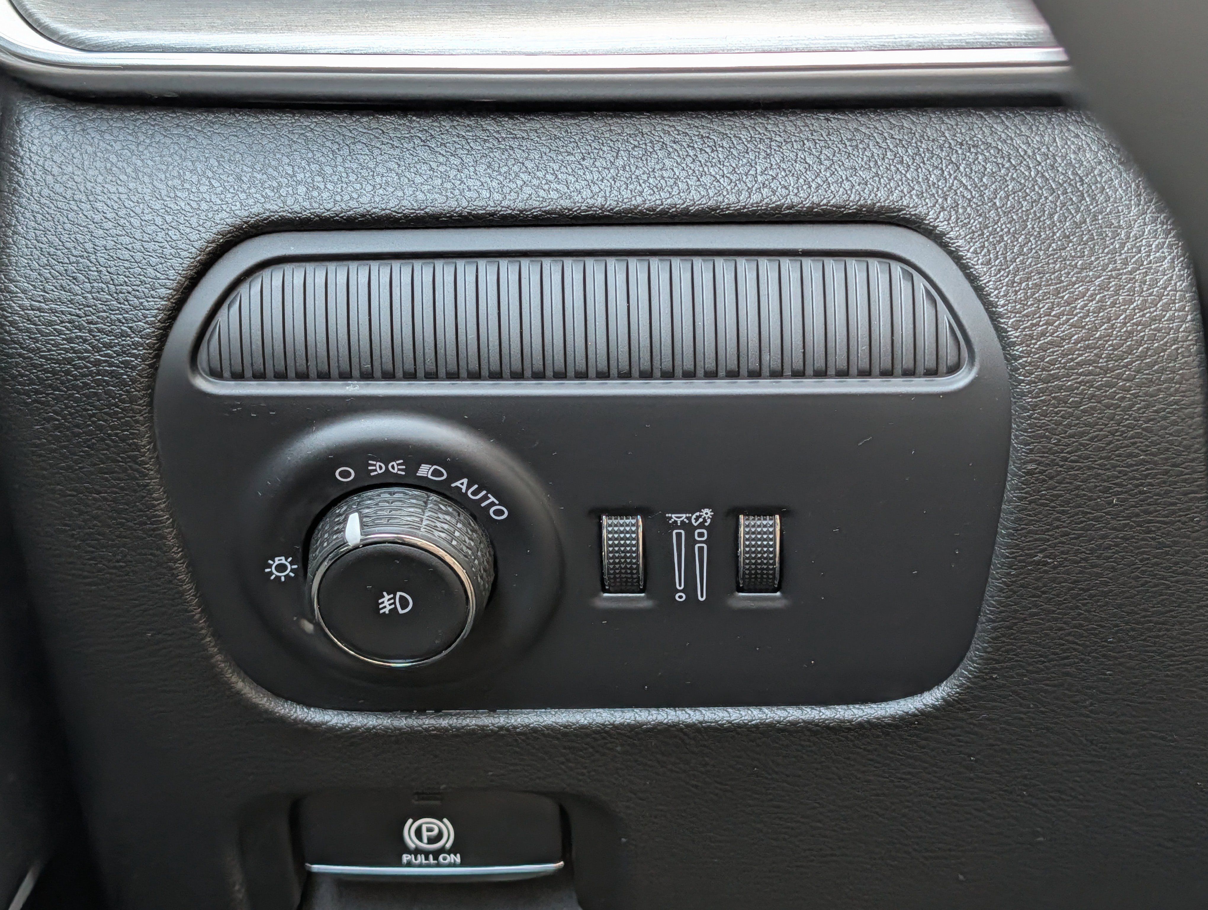 Used 2025 Diamond Black Crystal Pearlcoat Jeep 4WD image 26