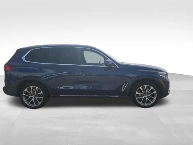 Used 2022 Blue BMW xDrive40i image 6