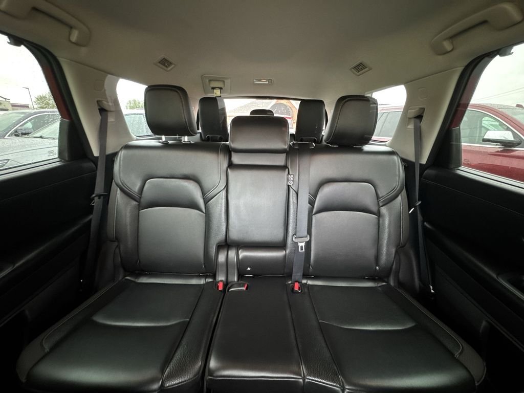 Used 2022 Red Nissan SL image 22