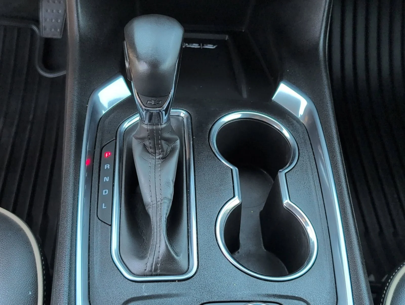 Used 2023 Mosaic Black Metallic Chevrolet Premier image 21