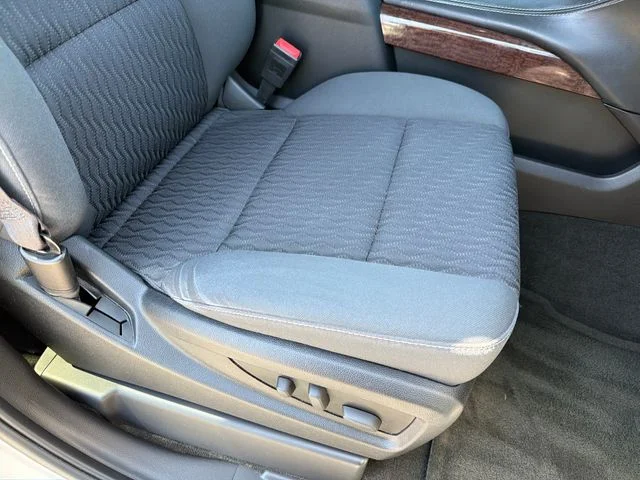 Used 2015 Silver GMC SLE image 25