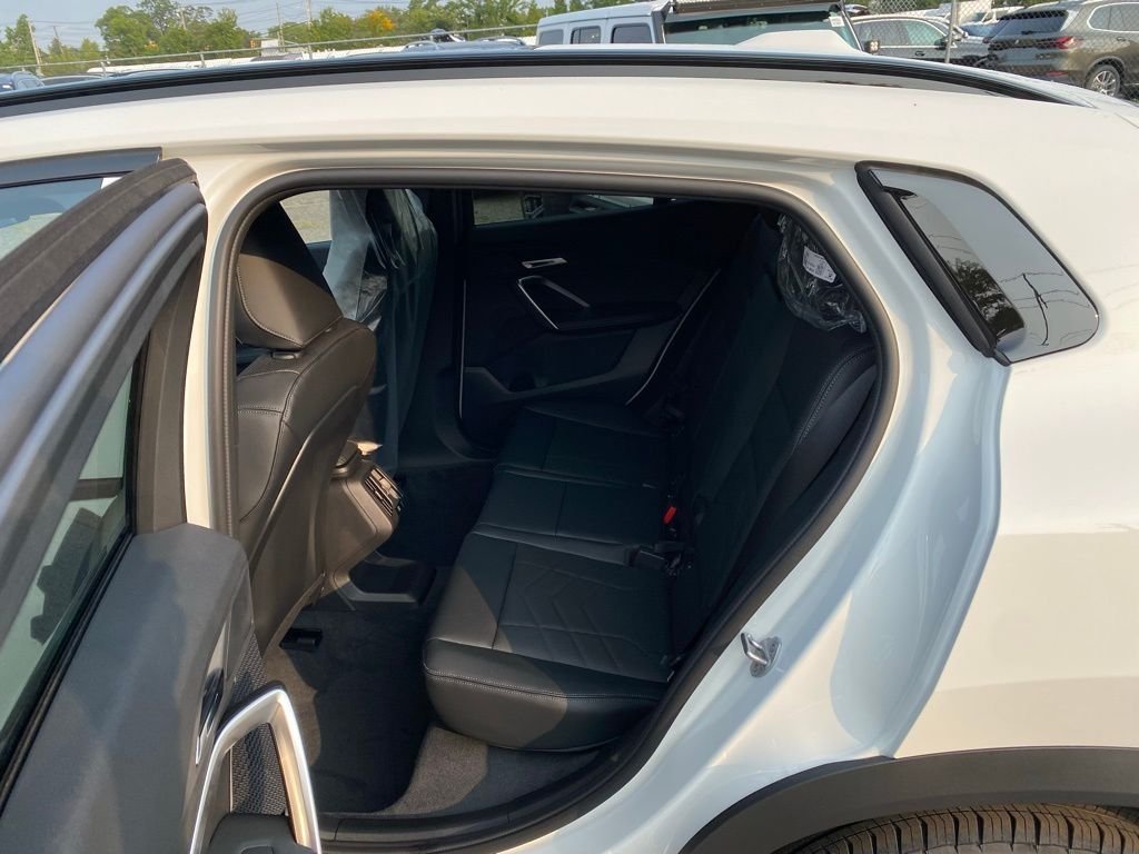 2026 BMW X2 28i - Photo 8