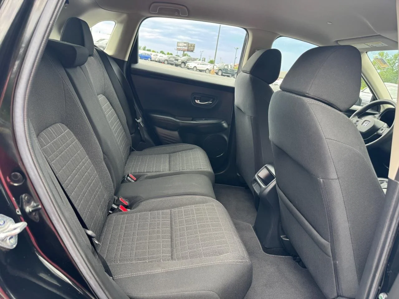 2025 Honda HR-V LX - Photo 11