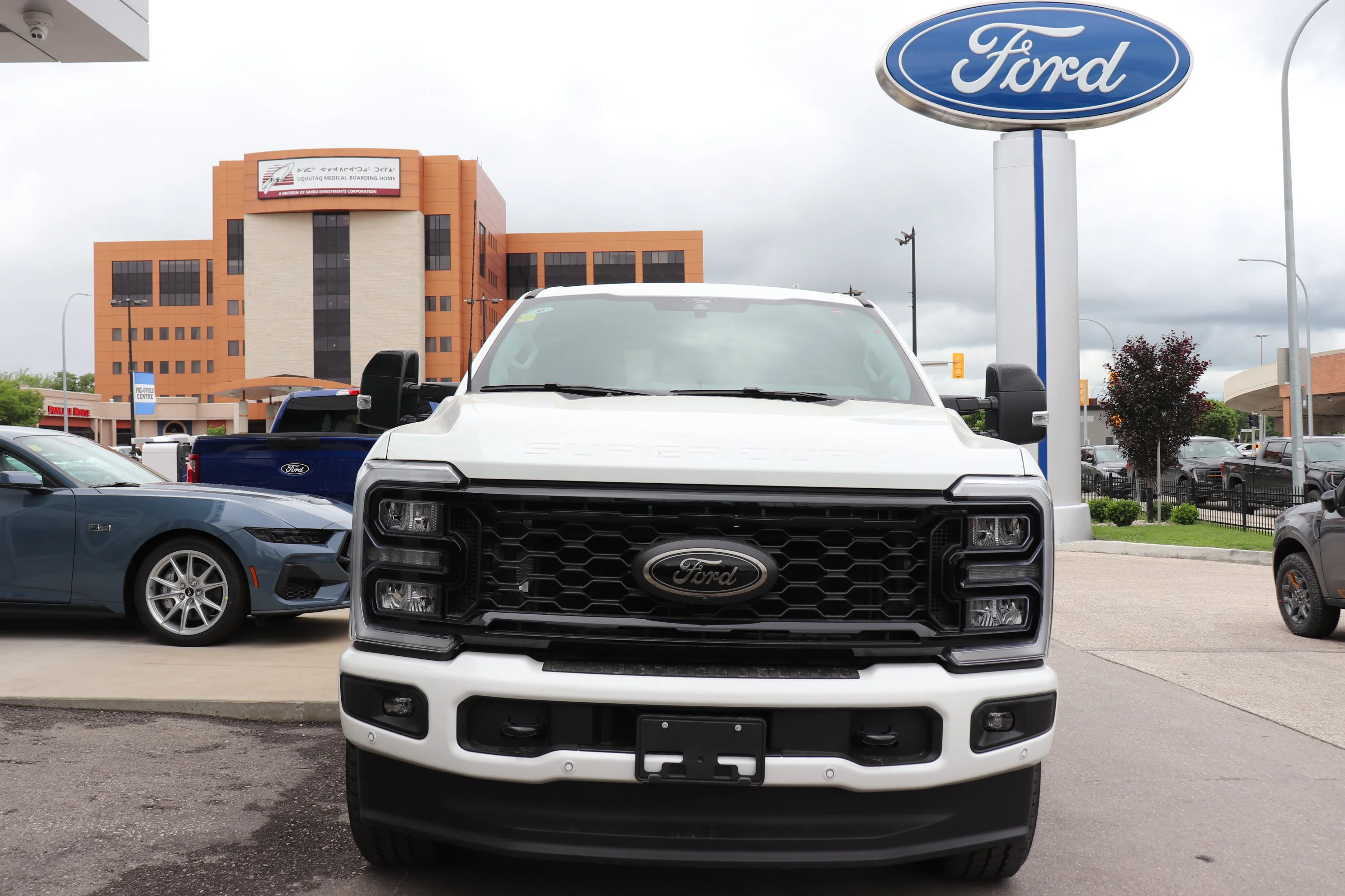 New 2026 STAR WHITE METALLIC Ford LARIAT image 2