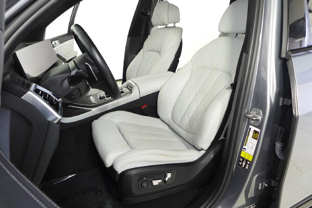 Used 2023 Skyscraper Gray Metallic BMW xDrive40i image 23