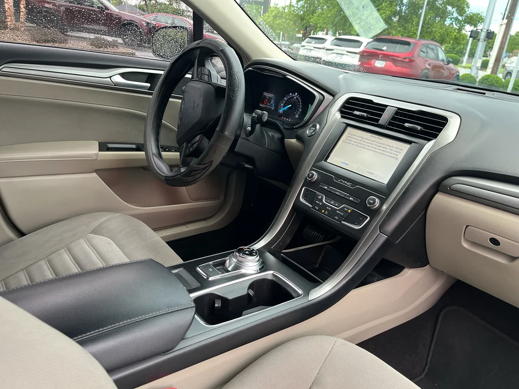 Used 2019 Ruby Red Metallic Tinted Clearcoat Ford SE image 4