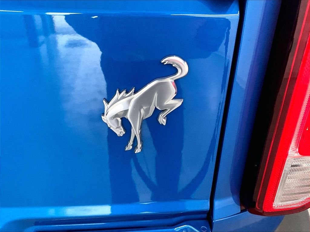 Used 2021 Blue Metallic Ford Base image 27