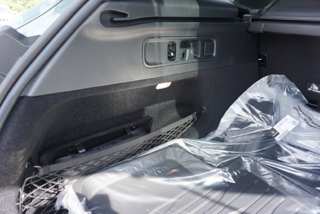 New 2027 Verde Silver Metallic Mercedes-Benz GLC 300 image 69