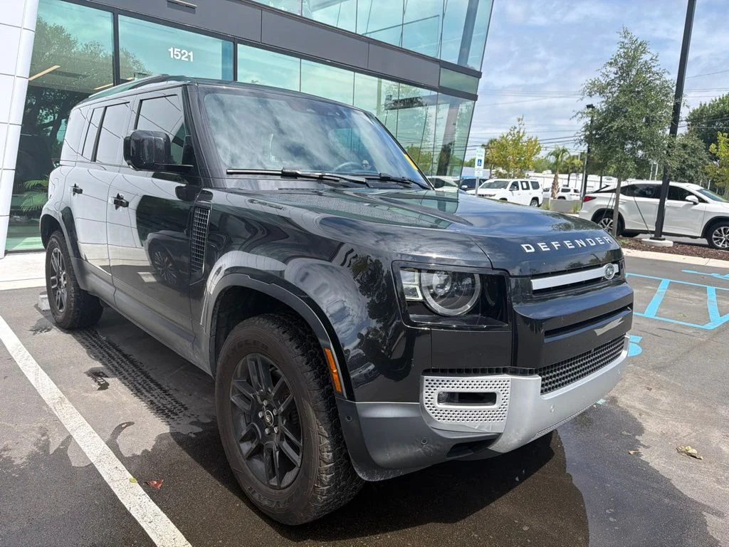 Used 2025 Black Land Rover S image 4
