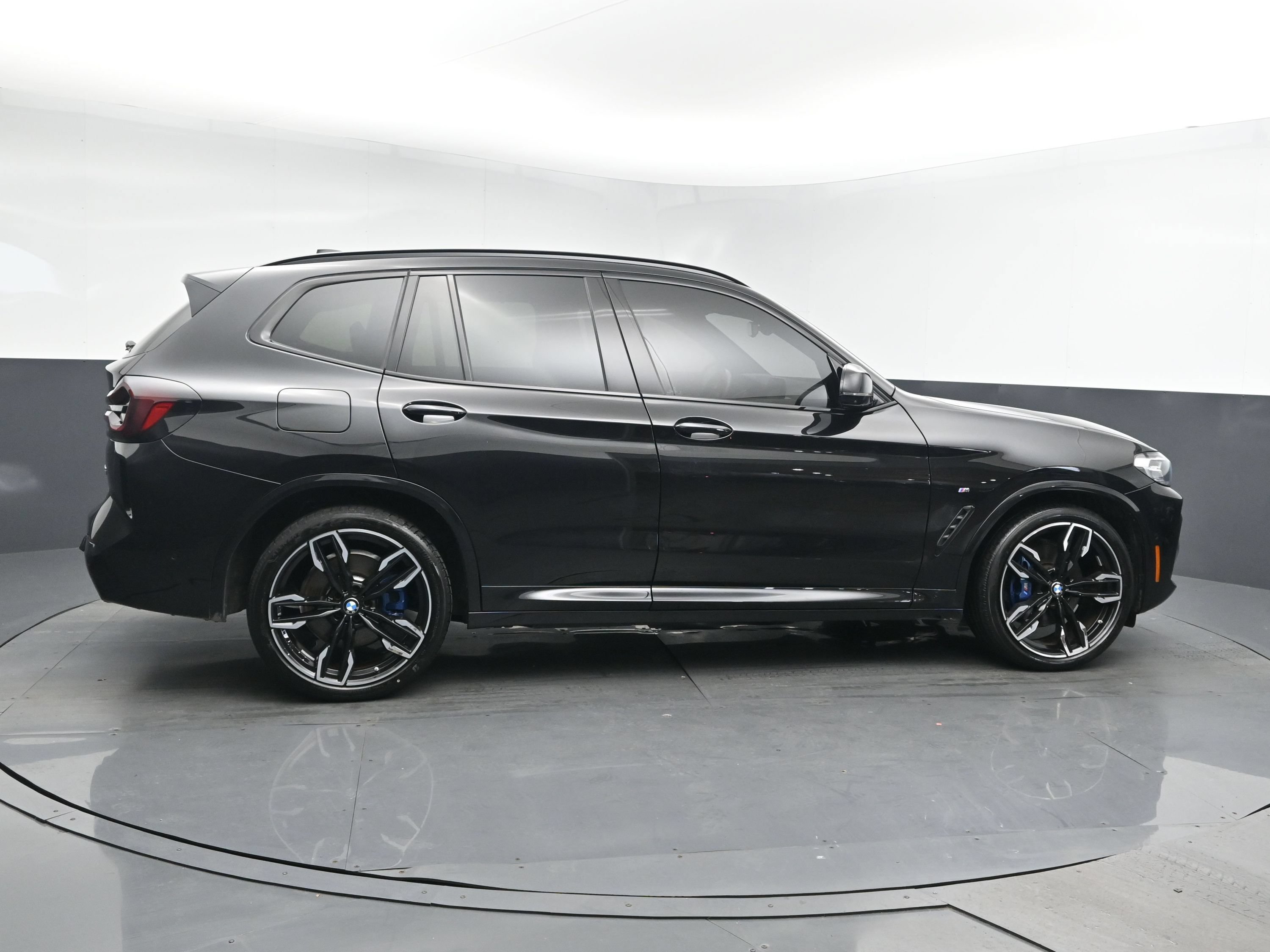 Used 2024 Black BMW M40i image 3
