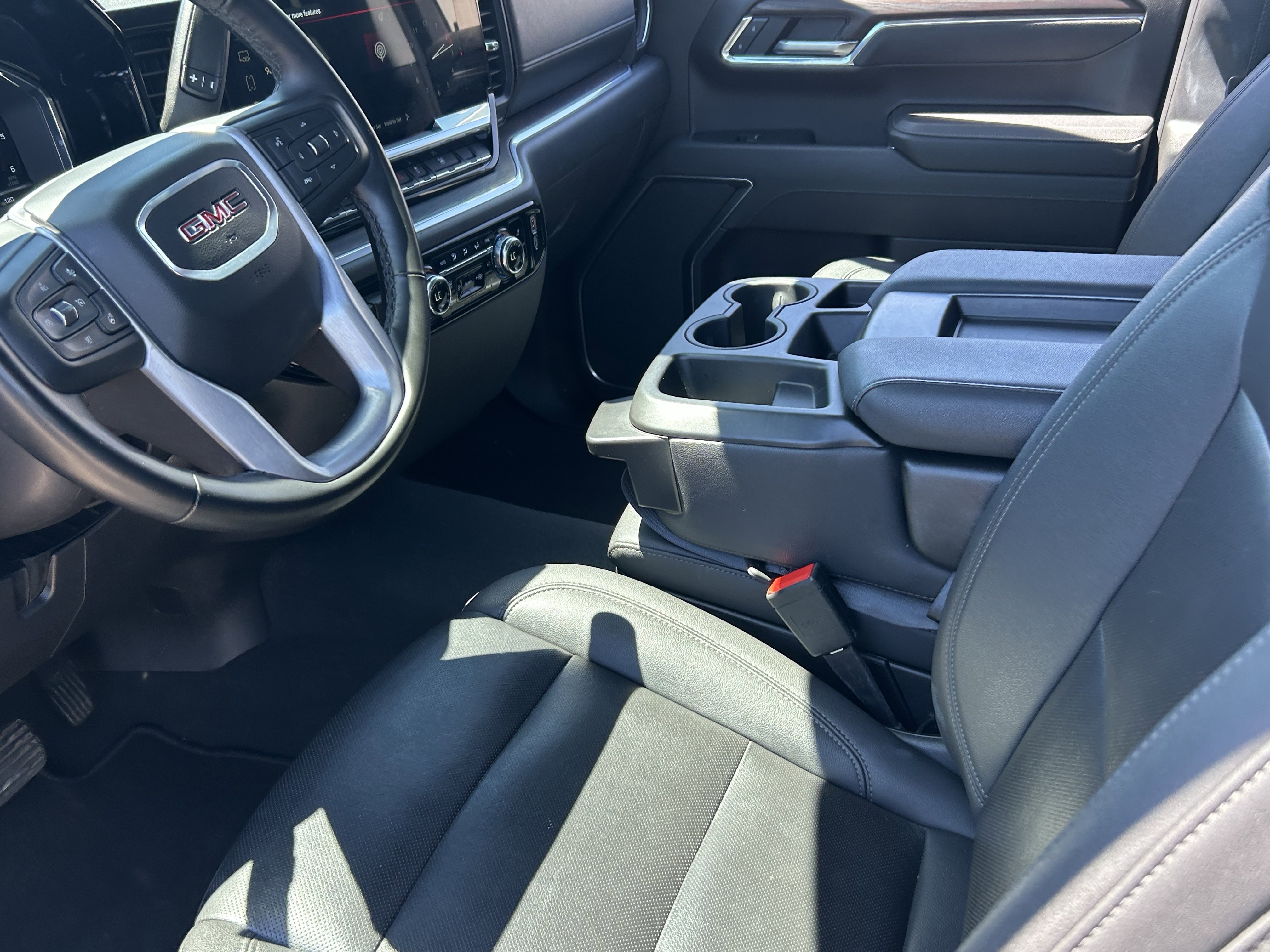 Used 2025 Sterling Metallic GMC SLT image 9