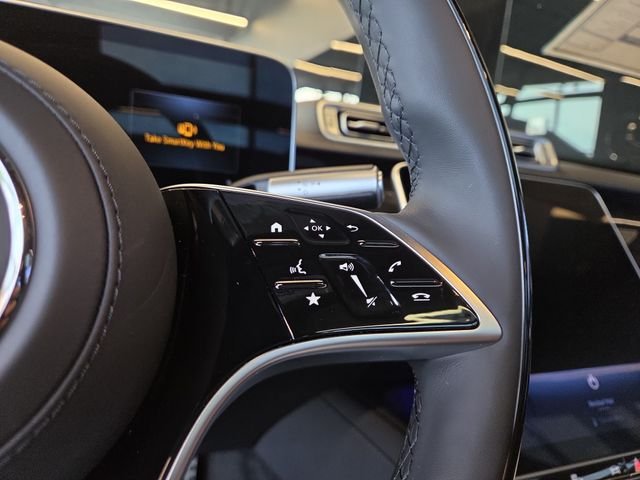 New 2026 MANUFAKTUR Moonlight White Metallic Mercedes-Benz S580 image 14