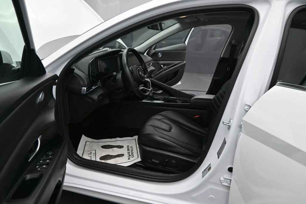 Used 2025 White Hyundai Limited image 13