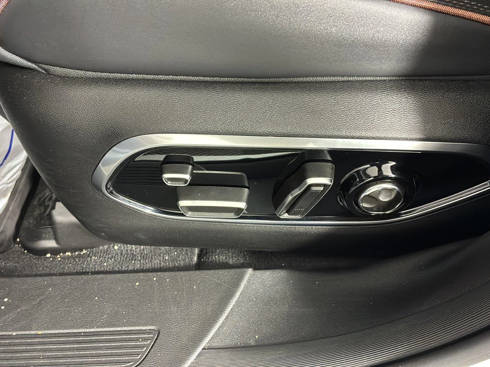 Used 2024 Bright White Clearcoat Jeep Launch Edition image 21