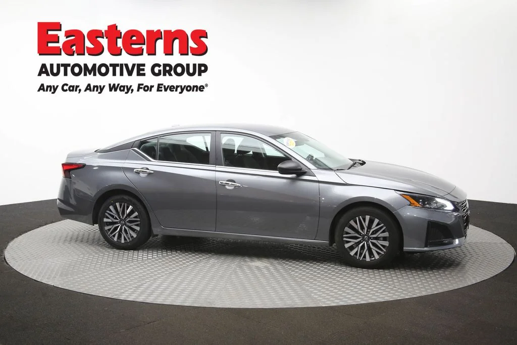 Used 2025 Gray Nissan 2.5 SV image 46