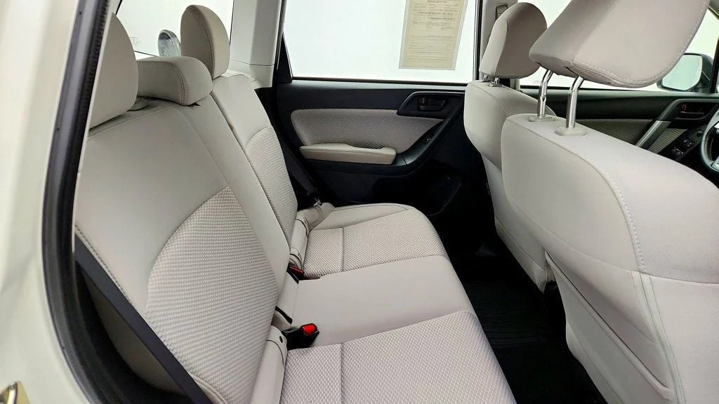 Used 2018 Crystal White Pearl Subaru 2.5i CVT w/ Alloy Wheel Package image 21