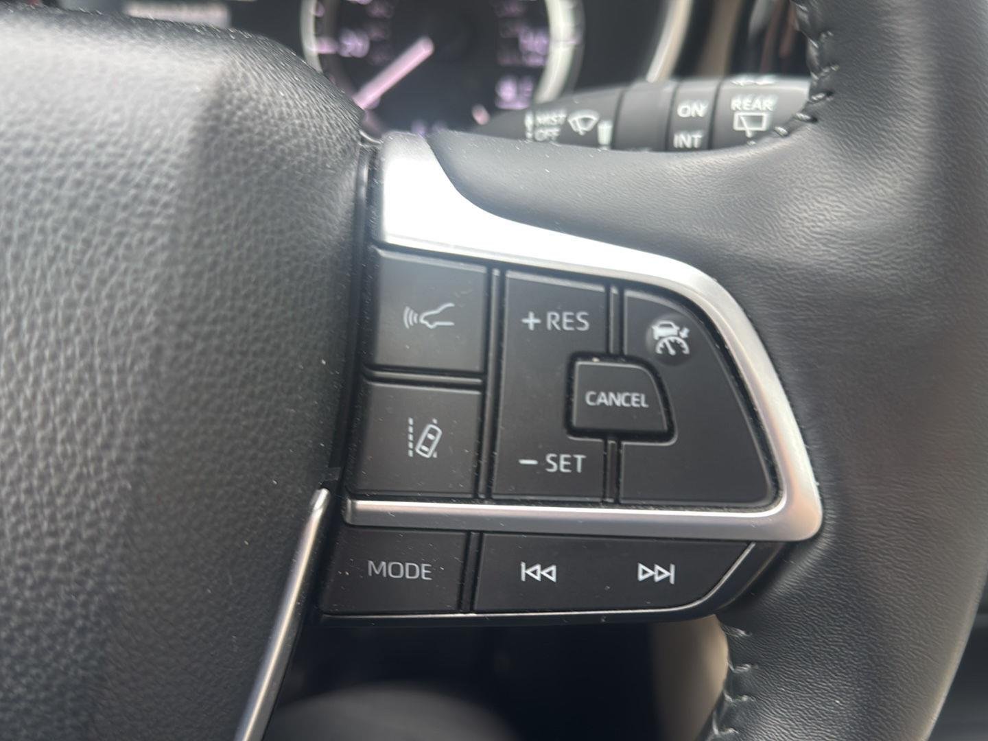 Used 2024 Wind Chill Pearl Toyota XLE image 16