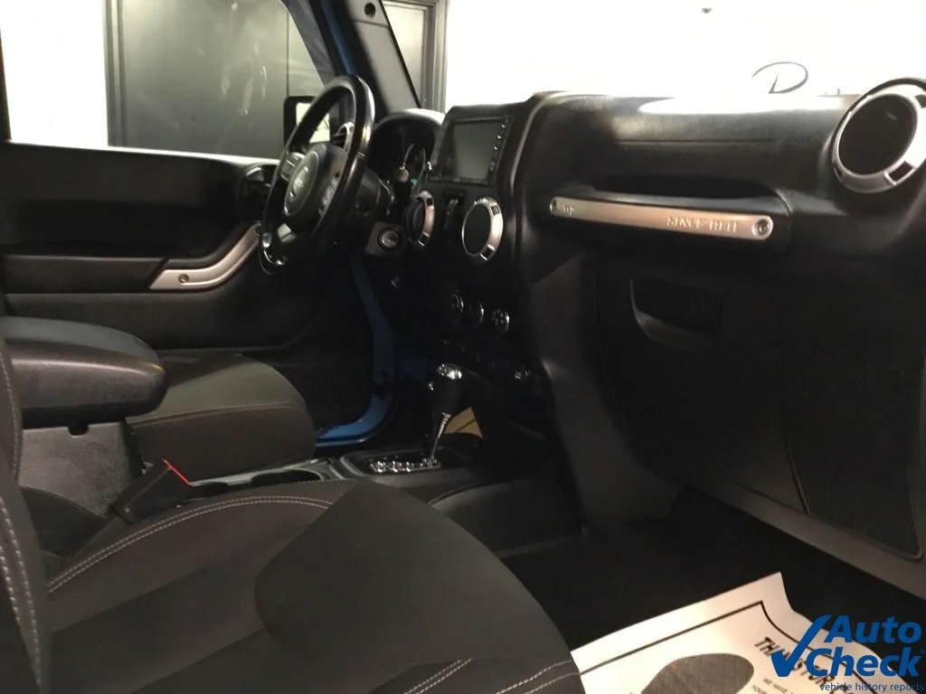 Used 2018 Blue Jeep Unlimited Sahara image 39