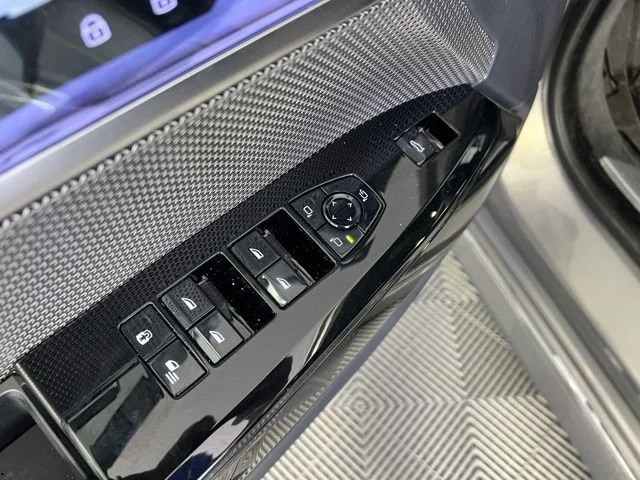 New 2024 Oxide Grey metallic BMW eDrive50 image 21