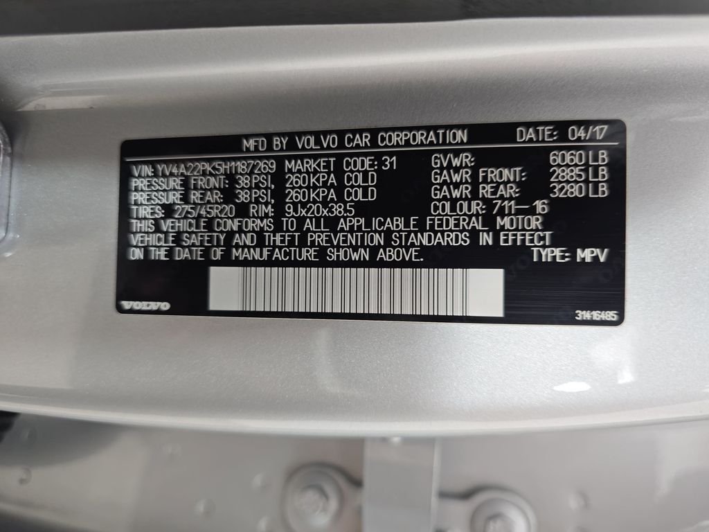 Used 2017 Bright Silver Metallic Volvo T6 Momentum image 34