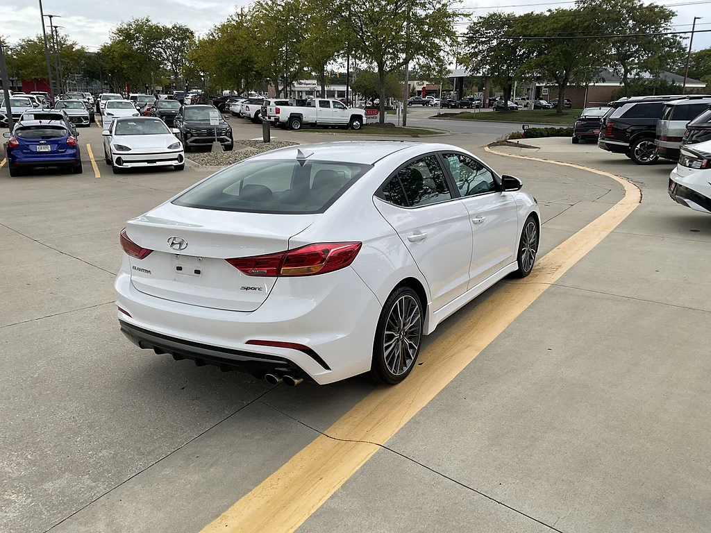 Used 2018 Ceramic White Hyundai Sport image 3