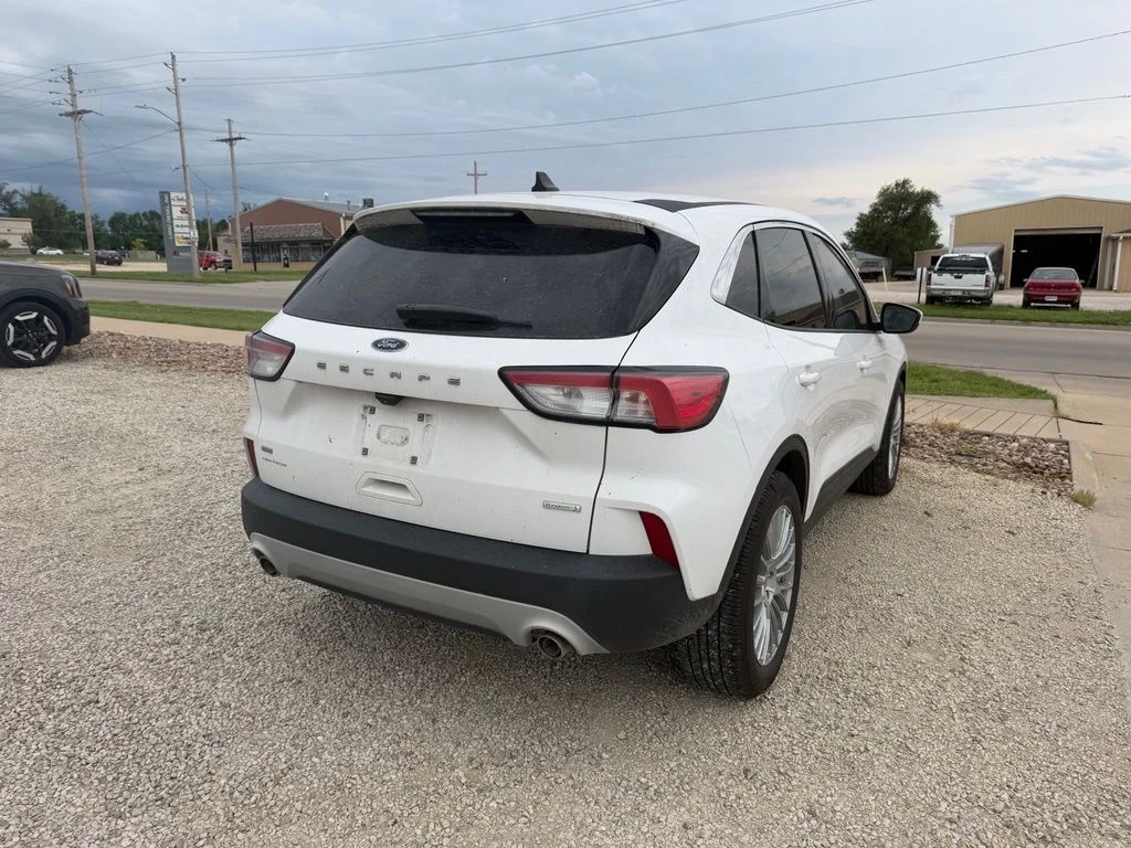 Used 2020 White Ford SE image 4