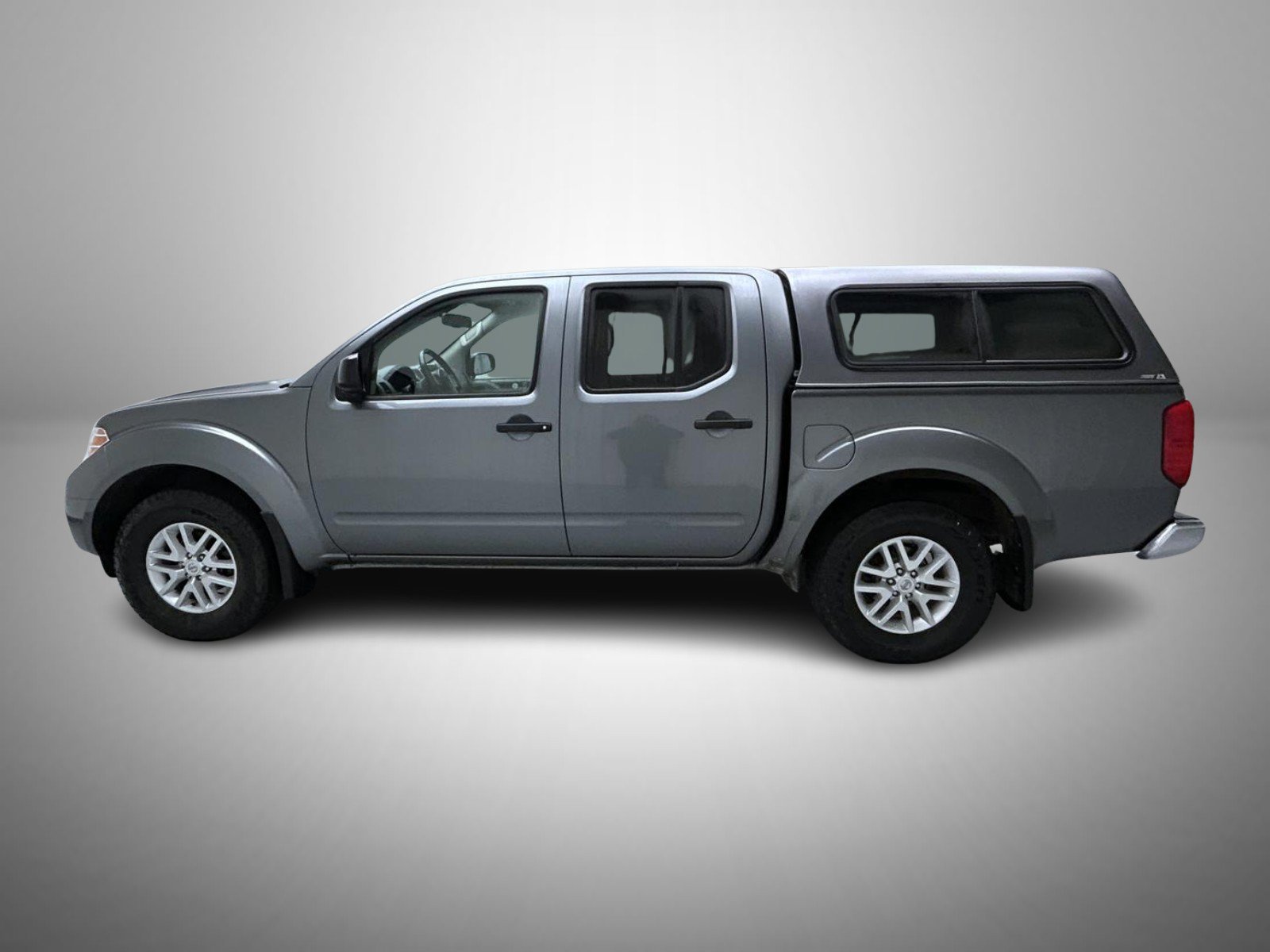 Used 2018 Gray Nissan SV image 8