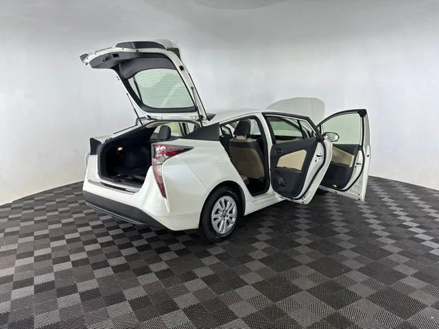 Used 2016  Toyota Two image 17
